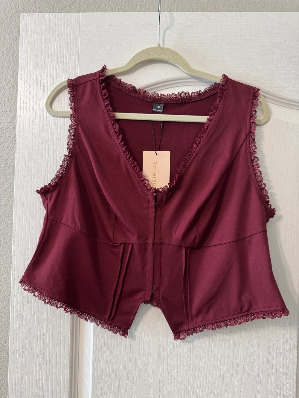 SHEIN 1X NWT Women’s Burgundy Lace-Trim Tank Top